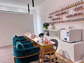 HOLLY NAIL SPA