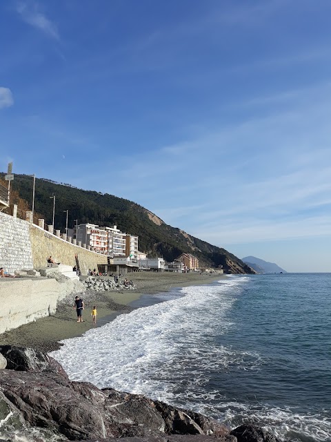 Passeggiata a Mare Deiva Marina