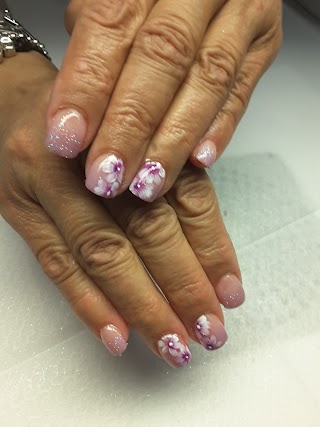 Alis & Nails