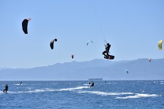 Snowfamily Kiteschool - Punta Pellaro Corsi kitesurf IKO