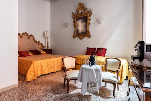 Luxury Venetian Rooms