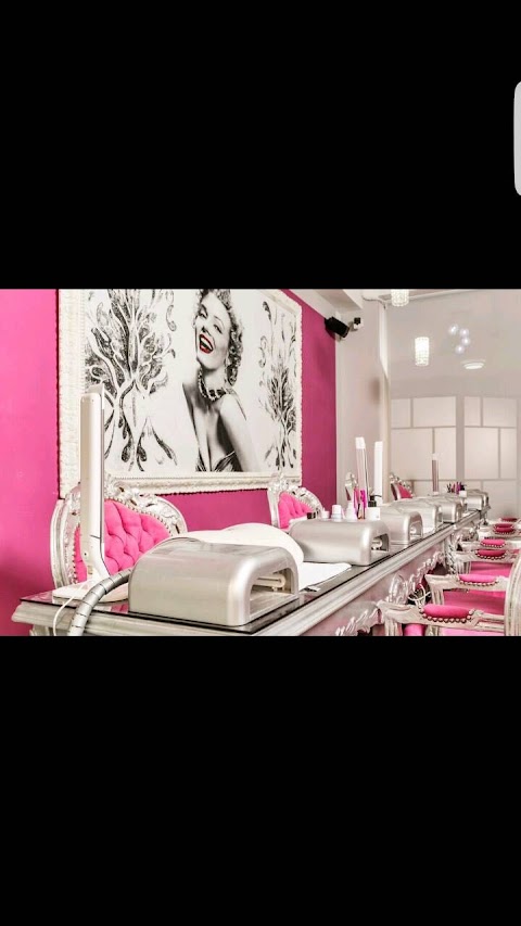 Foto di Candy Nails Chic Roma - Via Orso Mario Corbino 24, Roma (RM), Italia