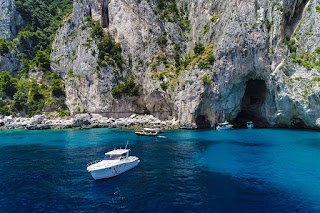 VZ Charter Tour in barca per Capri Amalfi Positano