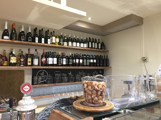 Chez Hugo - Wine Bar - Epicerie Fine