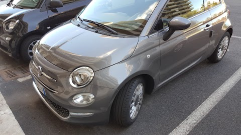 Noleggio Auto e Furgoni Maggiore AmicoBlu - Roma EUR