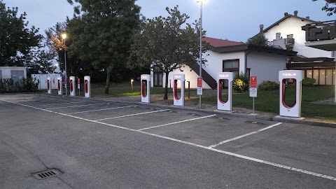 Tesla Supercharger