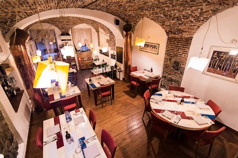 La Cantina Clandestina