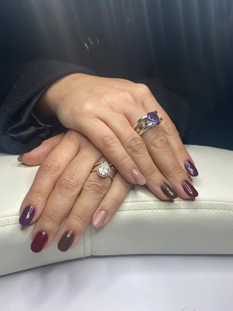 Fabiola's Nails & Beauty