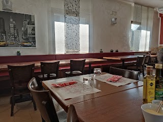 Tabacchi/Ristorante/Pizzeria "Bèla Ugo"