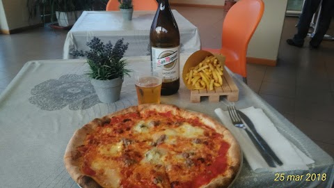 L'angolo Della Pizza