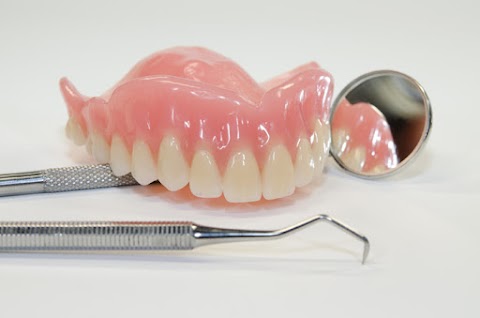 Studio Dentistico Lucca - Del Bianco - il Dentista per ogni età