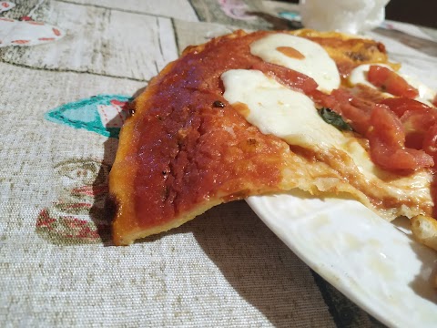 Pizzeria la favola,pesce,carne,pizza senza glutine e senza lattosio,farina kamut levito madre