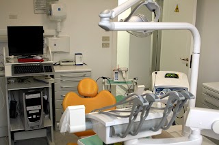 Centro Dentistico Tomasicchio prof. Vito A. e dott. Paolo M: