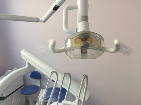 Studio dentistico Codegoni Dentista esperto in Terapia Laser
