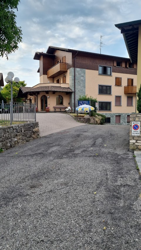 Albergo Aquila S.n.c. Di Tiraboschi Renata Enrica E Maddalena