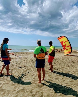 scuola kitesurf, windsurf, wingfoil e surf. "Pierschool"