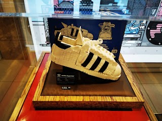 adidas Originals Flagship Store Milano