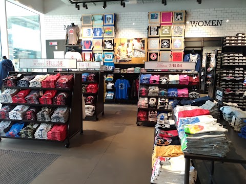 Converse Factory Store