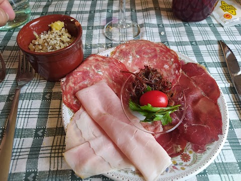 Albergo Ristorante Al Cacciatore Ferrara di Monte Baldo