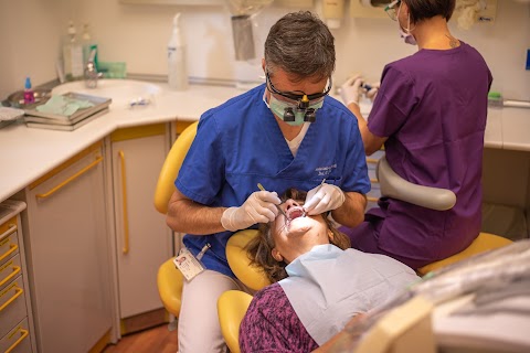 Studio Dentistico Associato Dr. A. Conti - Dr.Ssa G.Lombardi