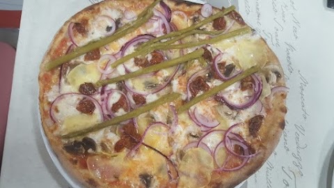 Pizza Litta