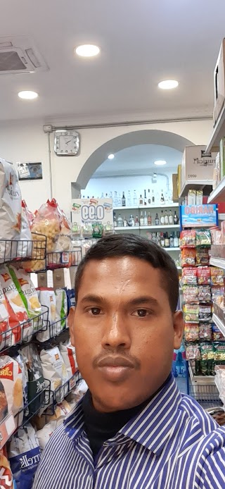 Arman Mini Market di Islam Nur Jahan