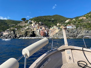 Nord Est Vernazza Boat Tour