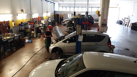 AUTOFFICINA MDW CENTRO AUTO Meccanico-Gommista-Elettrauto