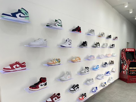 Sneakers Area