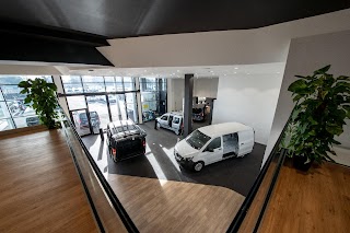 Mercedes-Benz Service | Roma Variola Van