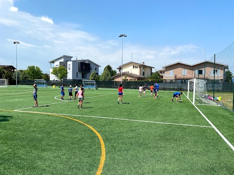 Campo da calcio sintetico a 7 e a 5 Onde Chiare