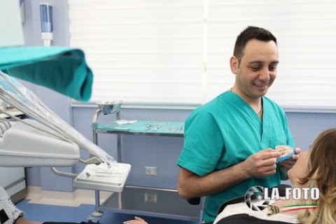 Dott. Andrea Bertoldi, Dentista