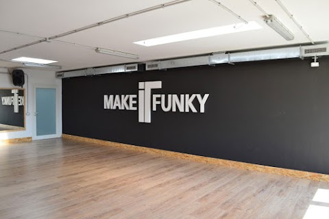 A.S.D MAKE IT FUNKY - Scuola Hip Hop e Fitness Wellness Center - Scuola di Ballo