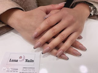 Luna Nails