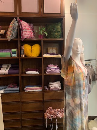 OJAS Yoga and Ayurveda Concept Store