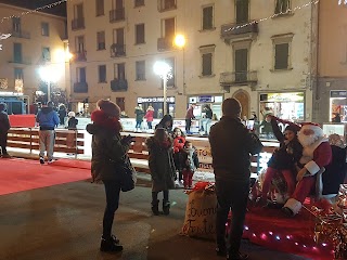 Piazza Montanelli Il Caa Libri