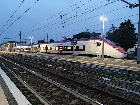 Stazione ferroviaria di Peschiera del Garda