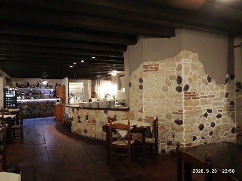 Pizzeria Ristorante Centro Del Mondo