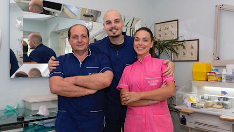 Studio Dentistico-Dott. Antonio Colantuono-dentista Vomero Arenella-IMPLANTOLOGIA -ORTODONZIA -LASERTERAPIA per PARODONTITE, PROTESI,CONSERVATIVA,PEDODONZIA.GNATOLOGIA