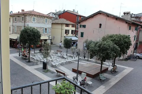 Balconcino su Lazise