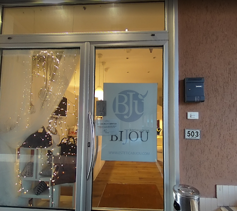 Estetica Solarium Bijou