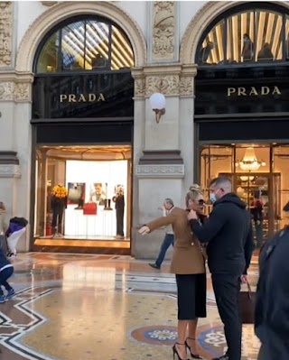 Prada Milano Montenapoleone Donna