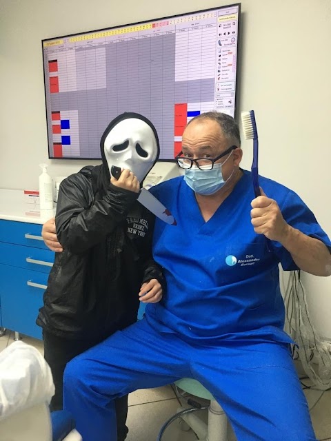 Dott Alessandro Baragli - Medico Dentista Implantologia Dentale