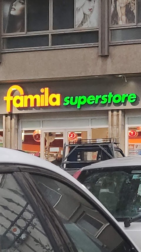 Famila Superstore