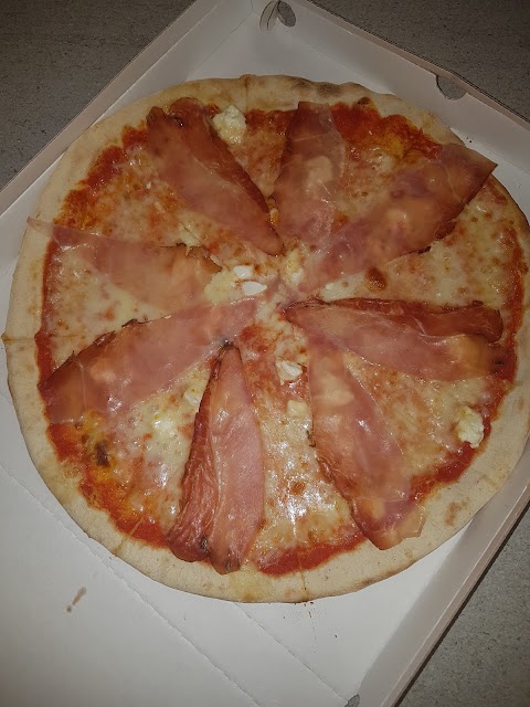 LA PIZZARELLA DI ESSA SALIM