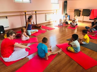 Scuola di yoga e meditazione OumYoga.it