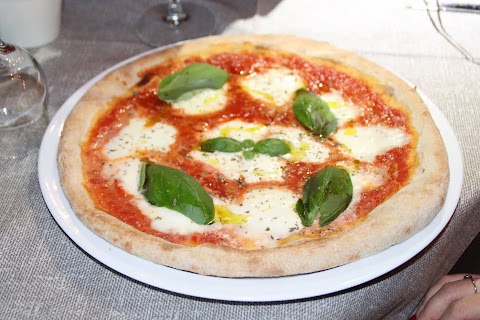 WOOD HOUSE Risto Pizza