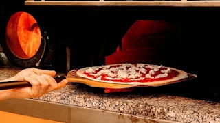 Mila Pizzeria con Forno a Legna