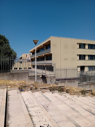 Istituti Superiori - Liceo Scientifico Maiorana