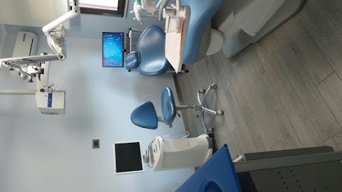 Giangiacomo Dott. Roberto E Pezzotti D.Ssa Paola Studio Dentistico